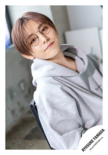 【No.HSJ25-120】Ryosuke YAMADA Album「RED」MV & jacket photo off-shot