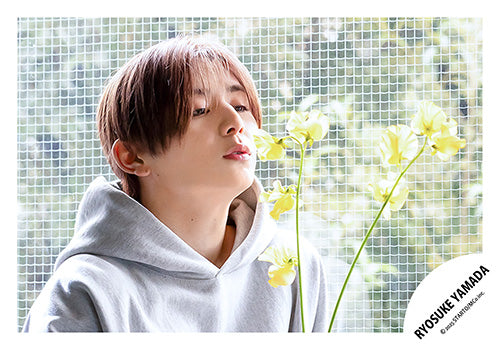 【No.HSJ25-124】Ryosuke YAMADA Album「RED」MV & jacket photo off-shot