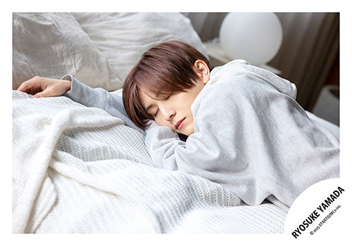 【No.HSJ25-139】Ryosuke YAMADA Album「RED」MV & jacket photo off-shot