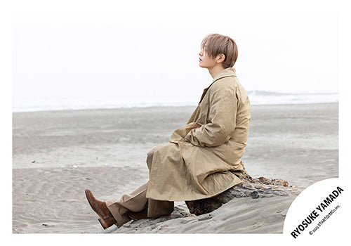 【No.HSJ25-184】「Ryosuke Yamada LIVE TOUR 2025 RED」Goods off-shot