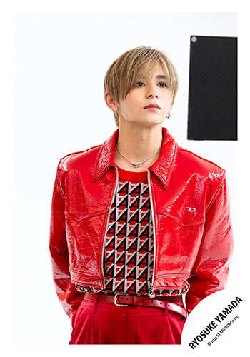 【No.HSJ25-187】「Ryosuke Yamada LIVE TOUR 2025 RED」Goods off-shot