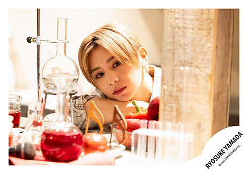 【No.HSJ25-188】「Ryosuke Yamada LIVE TOUR 2025 RED」Goods off-shot