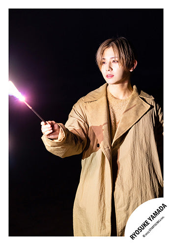【No.HSJ25-189】「Ryosuke Yamada LIVE TOUR 2025 RED」Goods off-shot