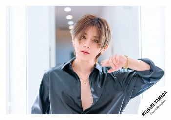 【No.HSJ26-282】Ryosuke YAMADA Album「Are You Red.Y?」MV & jacket photo off-shot