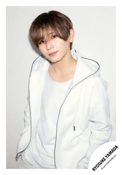 【No.HSJ26-414】「Ryosuke Yamada DOME TOUR 2026 Are You Red.Y?」Goods off-shot