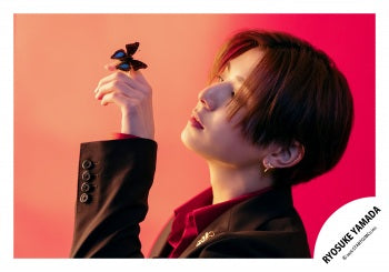 【No.HSJ26-420】「Ryosuke Yamada DOME TOUR 2026 Are You Red.Y?」Goods off-shot
