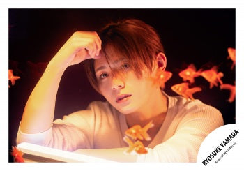 【No.HSJ26-422】「Ryosuke Yamada DOME TOUR 2026 Are You Red.Y?」Goods off-shot