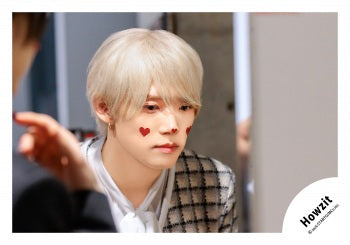 【No.HWZ26-070】「Howzit 1st LIVE 2026 NICE TO ME YOU」Goods off-shot