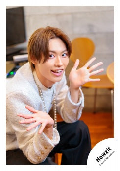 【No.HWZ26-074】「Howzit 1st LIVE 2026 NICE TO ME YOU」Goods off-shot