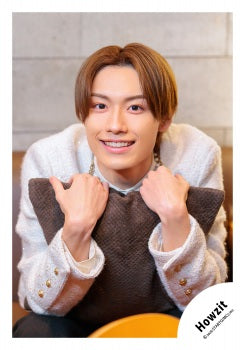 【No.HWZ26-081】「Howzit 1st LIVE 2026 NICE TO ME YOU」Goods off-shot
