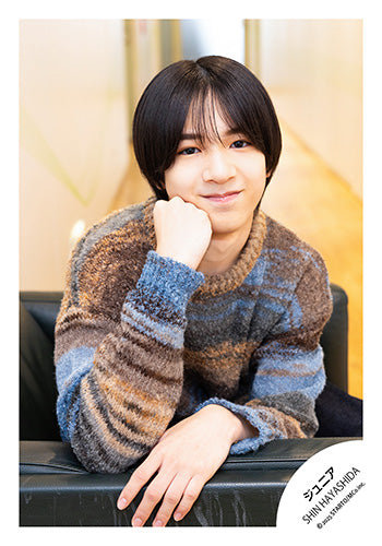【No.JR25-1115】Profile photo off-shot 2025