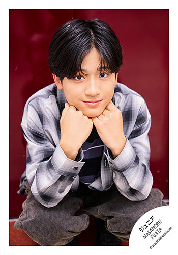 【No.JR25-1124】Profile photo off-shot 2025