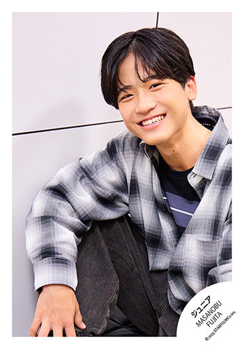 【No.JR25-1125】Profile photo off-shot 2025