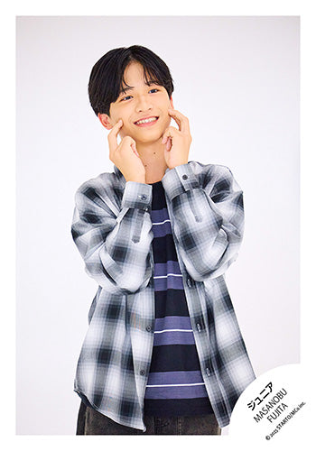 【No.JR25-1126】Profile photo off-shot 2025
