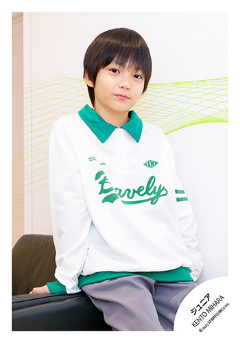 【No.JR25-1166】Profile photo off-shot 2025