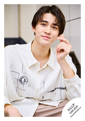 【No.JR25-1184】Profile photo off-shot 2025