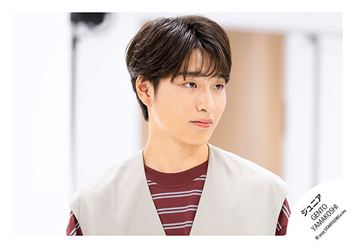 【No.JR25-1207】Profile photo off-shot 2025