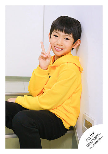 【No.JR25-1212】Profile photo off-shot 2025