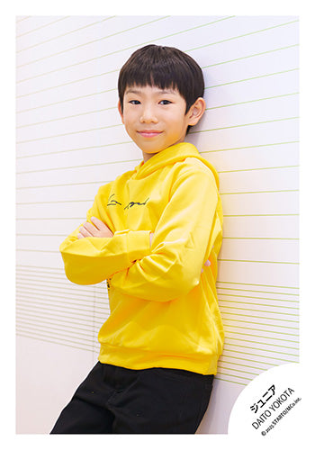 【No.JR25-1215】Profile photo off-shot 2025