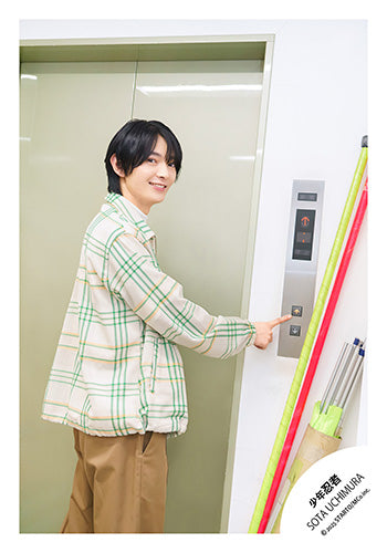 【No.JR25-493】Profile photo off-shot 2025