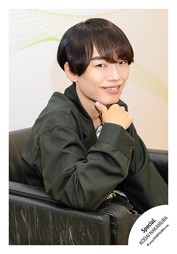 【No.JR25-590】Profile photo off-shot 2025