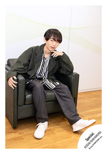 【No.JR25-593】Profile photo off-shot 2025