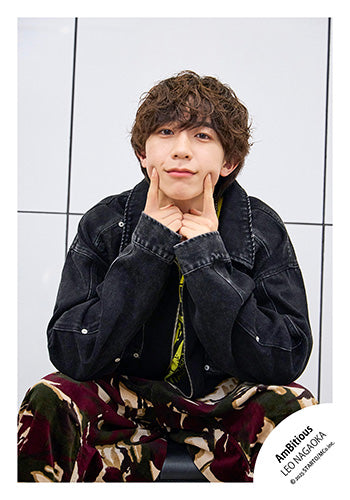 【No.JR25-681】Profile photo off-shot 2025