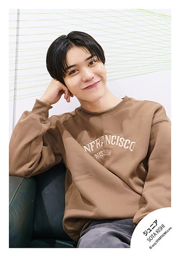 【No.JR25-884】Profile photo off-shot 2025