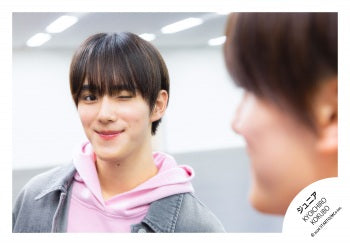 【No.JR26-581】Profile photo off-shot 2026