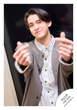 【No.JR26-834】Profile photo off-shot 2026