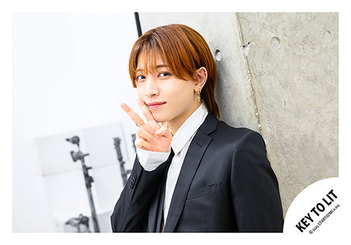 【No.KEY25-089】「KEY TO LIT Arena Tour 2025 WAKE UP THE FOOL」Goods off-shot