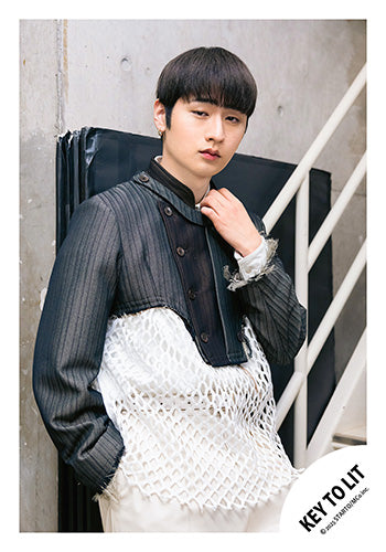 【No.KEY25-096】「KEY TO LIT Arena Tour 2025 WAKE UP THE FOOL」Goods off-shot