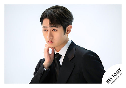 【No.KEY25-097】「KEY TO LIT Arena Tour 2025 WAKE UP THE FOOL」Goods off-shot