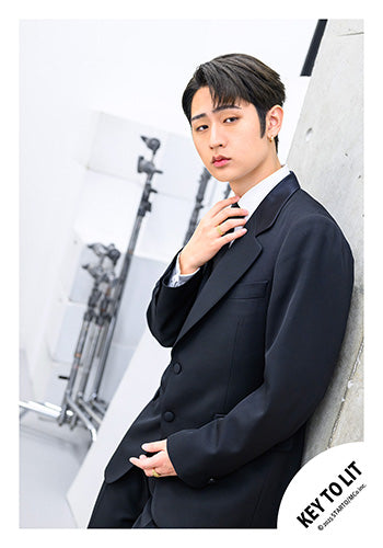 【No.KEY25-101】「KEY TO LIT Arena Tour 2025 WAKE UP THE FOOL」Goods off-shot