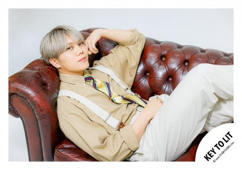 【No.KEY26-144】「KEY TO LIT Arena Tour 2026 NEO CLASSICS」goods off-shot