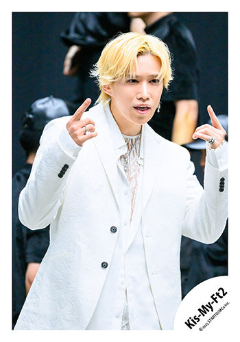 【No.KMF25-030】Single「Curtain call」MV,jacket & Special video off-shot