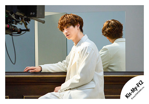 【No.KMF25-040】Single「Curtain call」MV,jacket & Special video off-shot