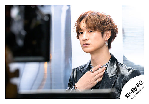 【No.KMF25-052】Single「Curtain call」MV,jacket & Special video off-shot