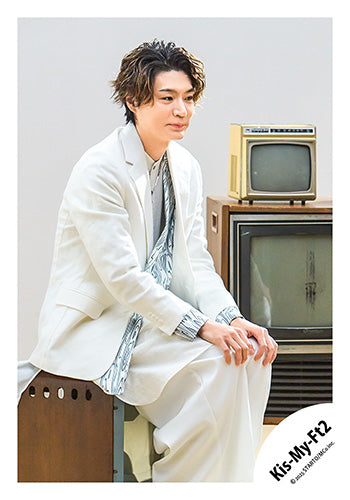 【No.KMF25-068】Single「Curtain call」MV,jacket & Special video off-shot