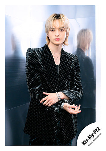 【No.KMF25-099】Single「Curtain call」MV,jacket & Special video off-shot