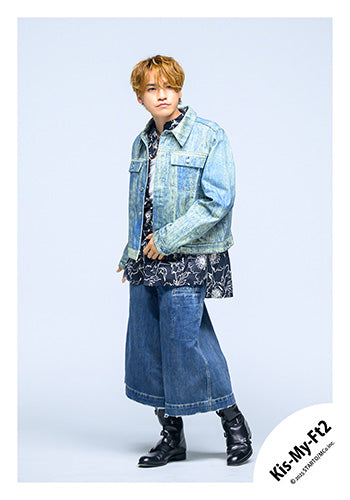 【No.KMF25-335】「Kis-My-Ft2 LIVE TOUR 2025 MAGFACT」Goods off-shot