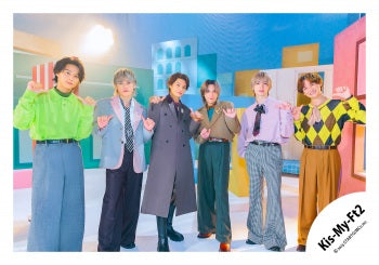 【No.KMF25-410】SINGLE「&Joy」MV & jacket photo off-shot