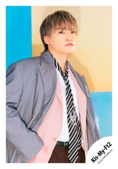 【No.KMF25-472】SINGLE「&Joy」MV & jacket photo off-shot