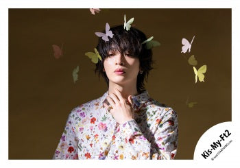 【No.KMF26-212】「Kis-My-Ft2 LIVE TOUR 2026 fan IS ･･････」Goods off-shot