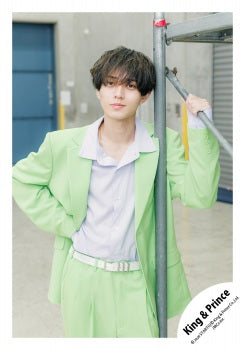 【No.KP26-023】「King & Prince DOME TOUR 2026 STARRING」Goods off-shot