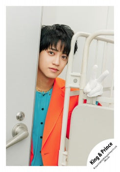 【No.KP26-042】「King & Prince DOME TOUR 2026 STARRING」Goods off-shot