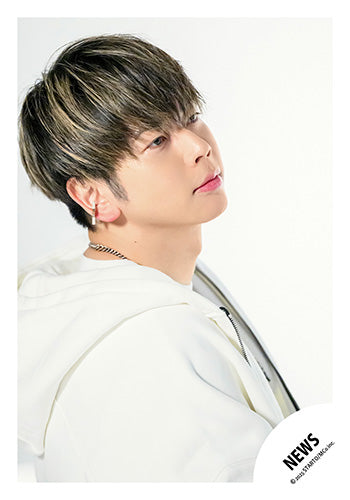 【No.NWS25-169】「NEWS LIVE TOUR 2025 Transformation」Goods off-shot