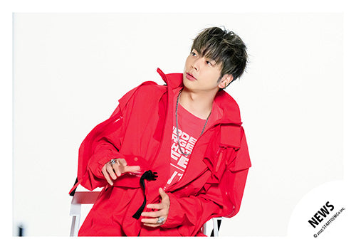 【No.NWS25-170】「NEWS LIVE TOUR 2025 Transformation」Goods off-shot