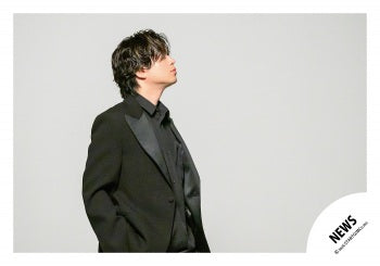 【No.NWS26-220】「NEWS LIVE TOUR 2026 /// KMK」Goods off-shot