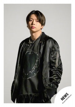 【No.NWS26-228】「NEWS LIVE TOUR 2026 /// KMK」Goods off-shot